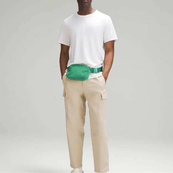 Lululemon Everywhere Belt Bag 1L - Picture 6 of 8